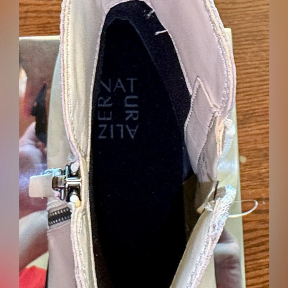 NWOT!🤩NATURALIZER!❄️Flat form/Ankle Boot/TALISE/Porcelain/Leather Zip/size-8.5 - Picture 9 of 16